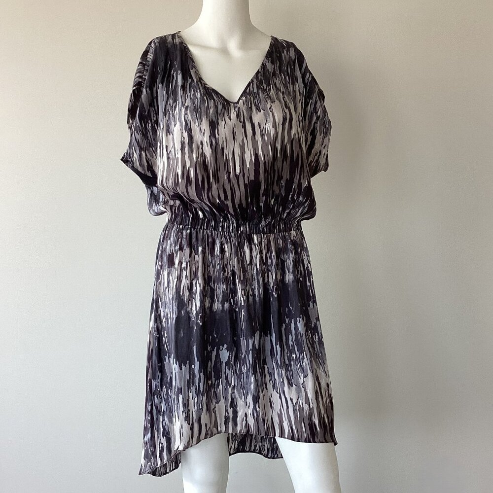 Grey Print V-neck Pullover Dress